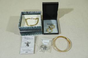 lot 17 image: Assorted Jewelry -Earrings, Ring, Bracelets, Pin