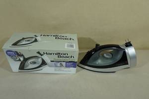 lot 22 image: Hamilton Beach Retractable Cord Nonstick Iron