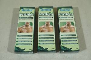 lot 28 image: 3 Sumifun Vitiligo Treatment Ointment