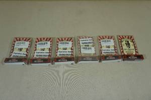 lot 31 image: 6 Lip Freak Buzzin Lip Balm -Sin-O-Mint