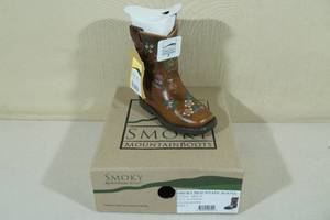 lot 97 image: Smoky Mountain Boots -Little Kids Size 7, FloralBrown