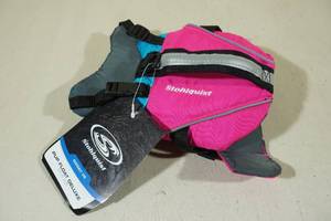 lot 125 image: Stohlquist Dog Life Jacket -XXS