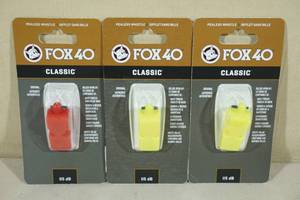 lot 128 image: 3 Fox 40 Classic Whistles