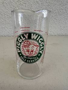lot 77 image: Piggly Wiggly Advertising Measuring Cup