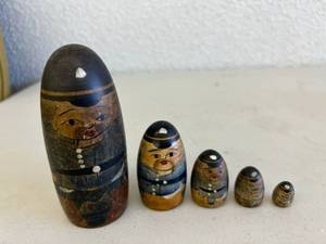 lot 82 image: Wood Nesting Dolls