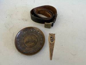 lot 86 image: 1933 Worlds Fair Souvenirs