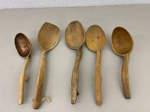 lot 153 image: Wood Spoons