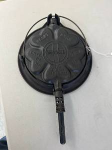 lot 10 image: Griswold Heart & Star Waffle Iron