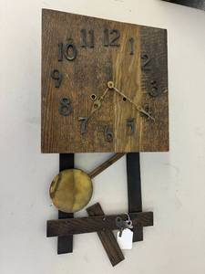 lot 20 image: Mission Clock