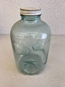 lot 29 image: Minnow Trap Jar