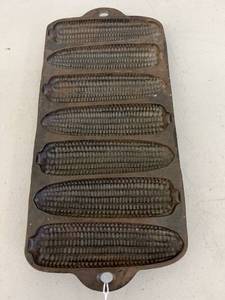 lot 53 image: Wagnerware Krusty Korn Kob Jr