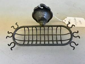 lot 61 image: Soap & Toothbrush Holder