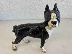 lot 5 image: Cast Iron Terrier