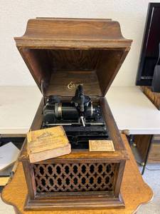lot 6 image: Edison Amberola Phonograph with Extras
