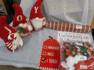 New Joy Gnomes, Holiday Signs, Floo...