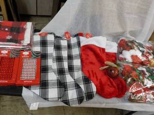 New Holiday Dcor...