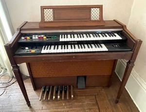 lot 98 image: Vintage Yamaha Electone Organ