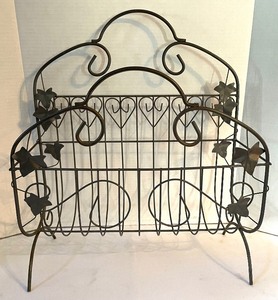 lot 104 image: Vintage Metal Magazine Rack