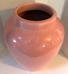 lot 106 image: Extra Large Pretty Pink Vase
