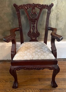 lot 113 image: Darling Vintage Childrens Chair