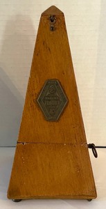 lot 115 image: Antique French Maelzel Metronome