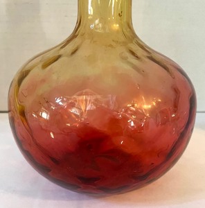 lot 128 image: Antique Victorian Reverse Amberina Vase