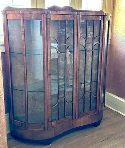 lot 13 image: Lovely Petite Antique Art Deco Style Display Cabinet