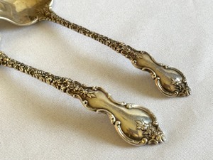 lot 18 image: Two International Sterling Du Barry Sauce Spoons