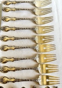 lot 6 image: Vintage International Sterling Silver Du Barry Flatware Set