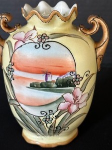lot 50 image: Vintage Hand Painted Nippon Vase