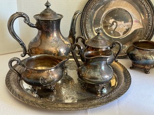 lot 48 image: Vintage Silver Plate Tea Service Items