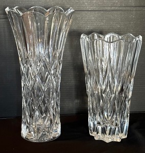 lot 55 image: Pair of Beautiful Crystal Vases