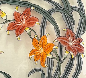 lot 329 image: Decorative Floral Glass Platter