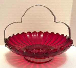 lot 328 image: Vintage Ruby Red Glassware