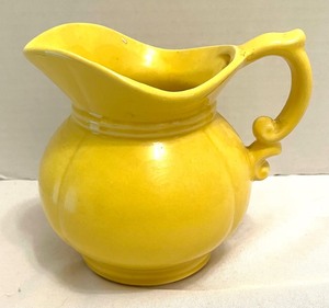 lot 327 image: Delightful Yellow Pitcher and Bowl by McCoy