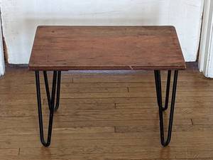 lot 150 image: Petite Hairpin Leg Footstool  Stand