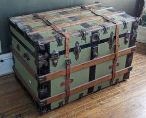 lot 153 image: Antique Steamer Trunk
