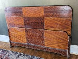 lot 179 image: Vintage Full Size Wood Bed Frame