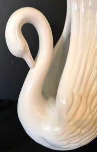 lot 353 image: Elegant Porcelain Swan Planter