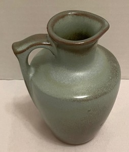 lot 356 image: Petite Frankoma Vase