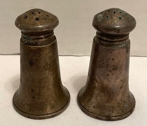 lot 362 image: 2 Pairs of Weighted Sterling Silver Salt and Pepper Shakers