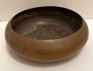 lot 371 image: Variety of Vintage Metal Decor