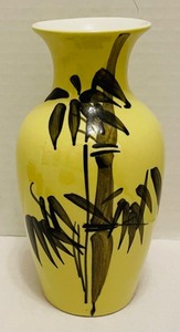 lot 384 image: Asian Inspired Grouping