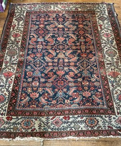 lot 40A image: Vintage Rug