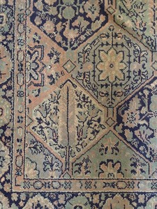 lot 388 image: Vintage Rug