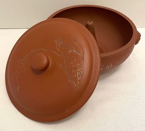 lot 386 image: Vintage Chinese Red Clay Steam Pot