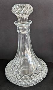 lot 197 image: Pair of Crystal Decanters