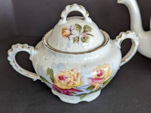 lot 212 image: Vintage Painted Porcelain Tea Set