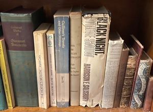 lot 389 image: Variety of Vintage Books