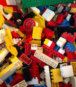 lot 393 image: Bin of Legos